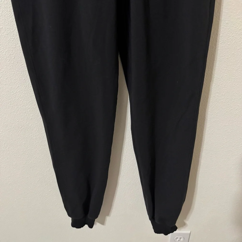 Lululemon Stretch High-Rise Jogger Black Drawstring Pockets Workout Gym-2